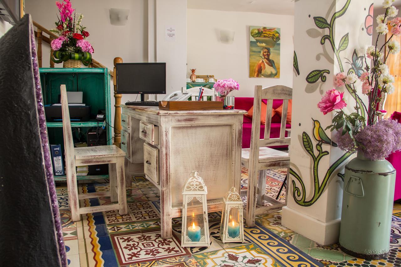 Voila Signature Casa Isabel Hotel 4*